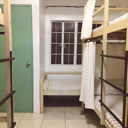 1 River Central Hostel Makati City Quarto foto